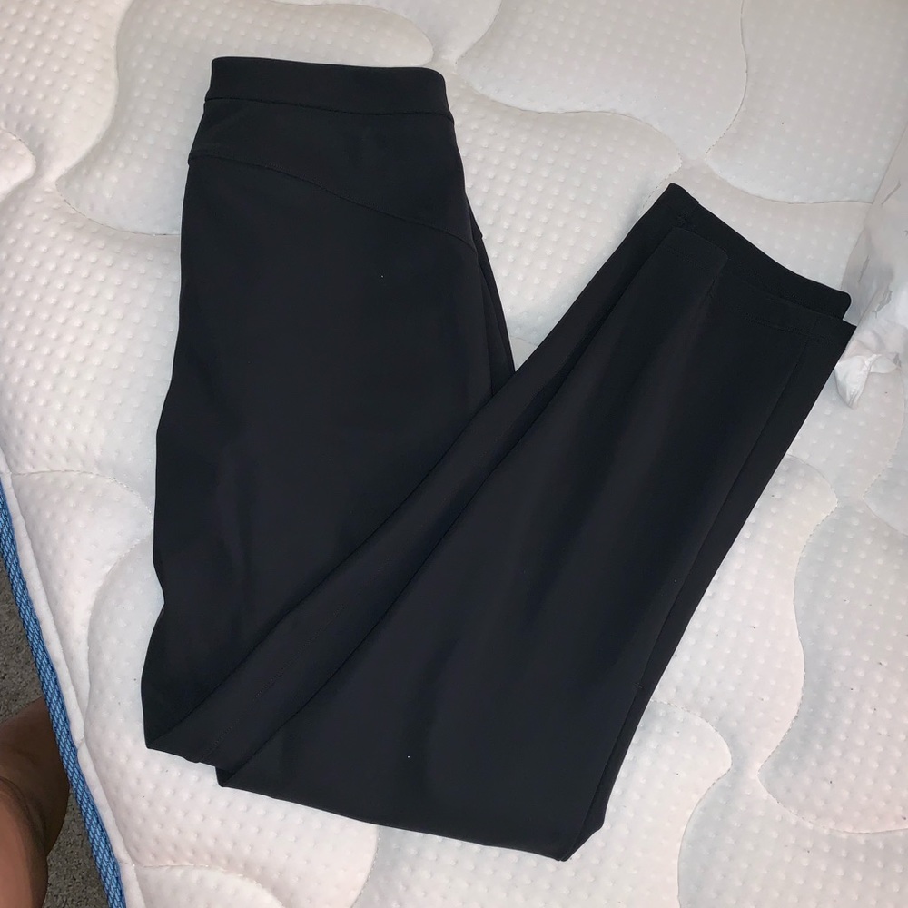 Lululemon on the move pants